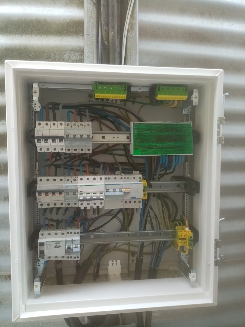 LM Électricité — Photos 7